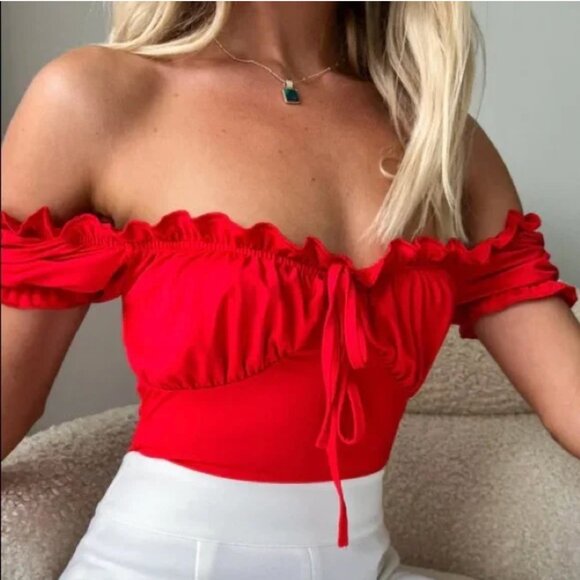 LAST CHANCE 🍀3/$20🍀 Beginning Boutique Josefina Red Bodysuit - Picture 3 of 11